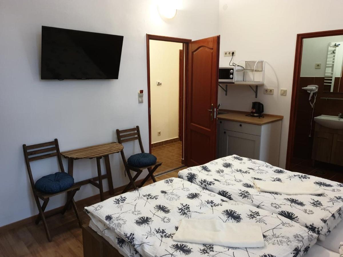 Guest House Orczy Park Budapeste Exterior foto